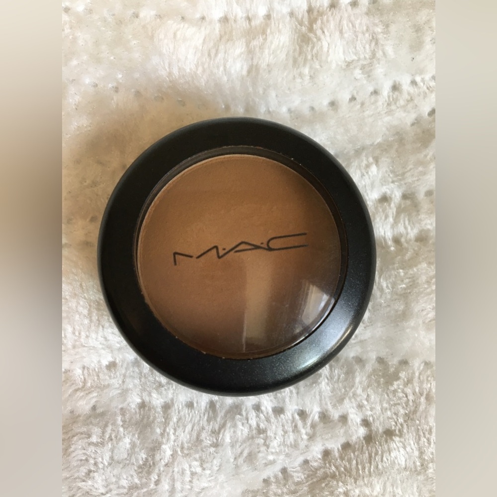 MAC Uninterrupted PRO Longwear Eye Shadow